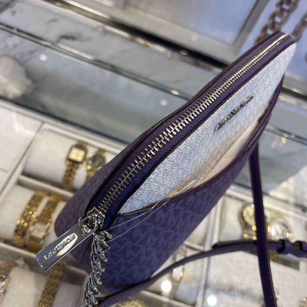 MICHAEL KORS Jet Set Travel Color-Block Signature Logo Crossbody Bag
Dark Purple - Picture 13 of 16